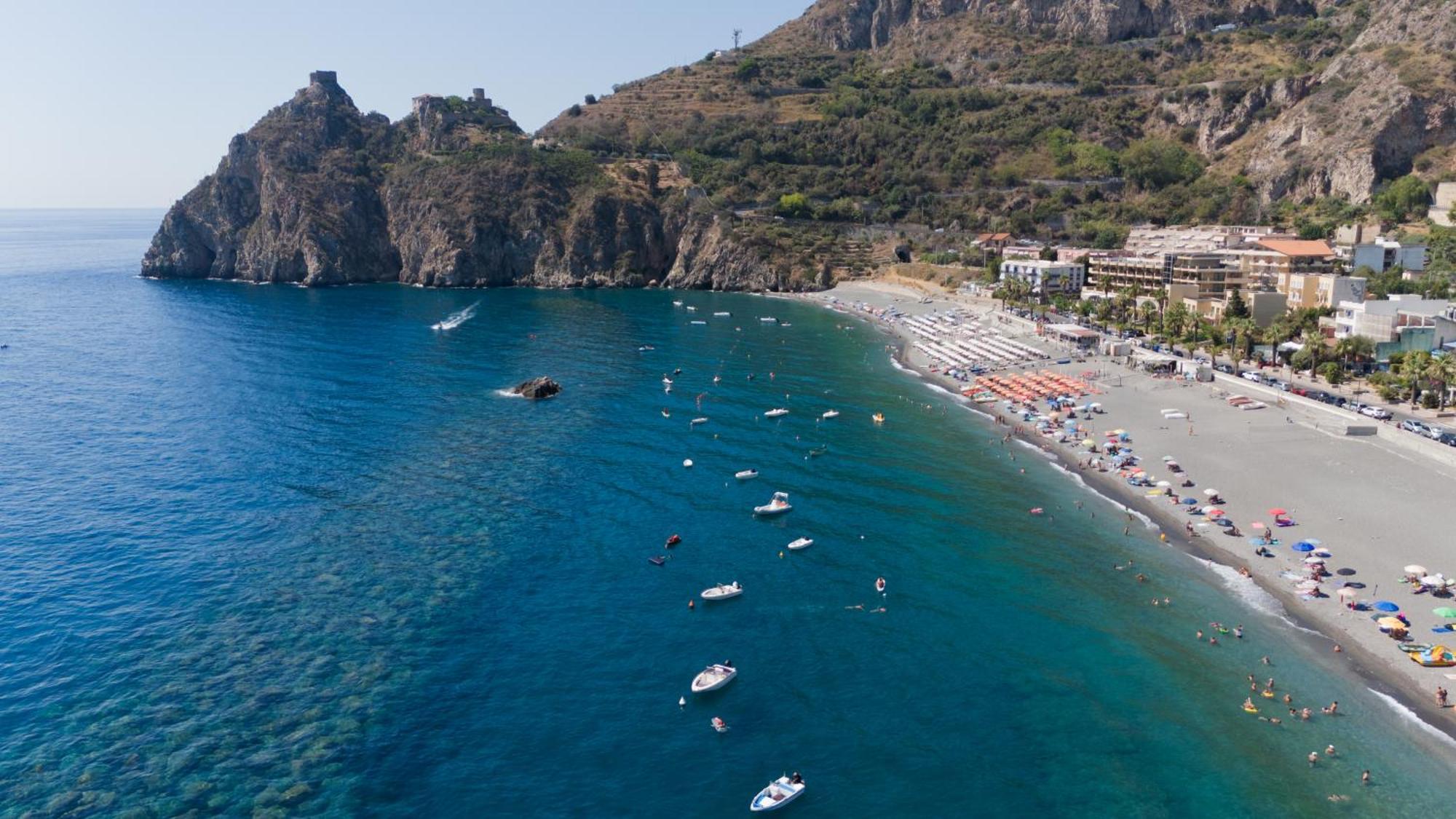 Hotel Donna Rosa SantʼAlessio Siculo Exterior foto