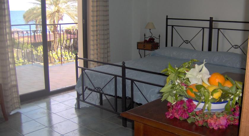 Hotel Donna Rosa SantʼAlessio Siculo Exterior foto